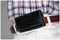 サイズは、ウエストの周囲で計測します。きつめに巻くので、通常のベルトサイズより数センチ小さ目が目安です。 サイズの境目の方は大きいほうをお選びください。