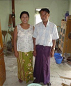 ミャンマーの伝統的な民族衣装